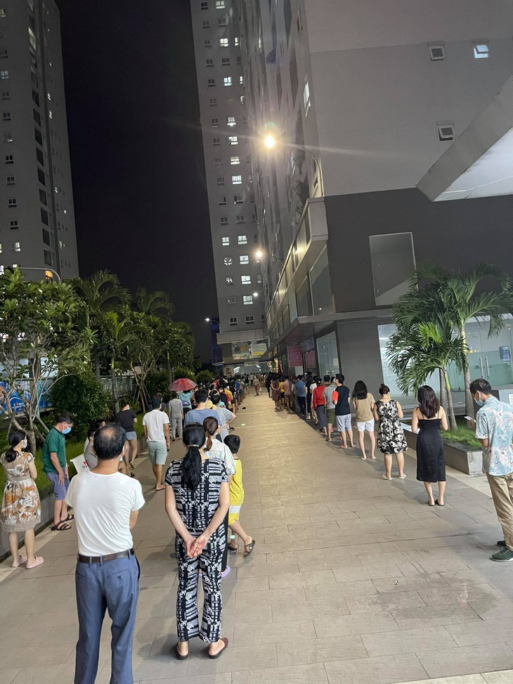 Phong tỏa chung cư Prosper Plaza quận 12, tìm người đến cửa hàng Circle K quận 6 - Ảnh 1. Phong tỏa chung cư Prosper Plaza quận 12, tìm người đến cửa hàng Circle K quận 6 - Ảnh 1.