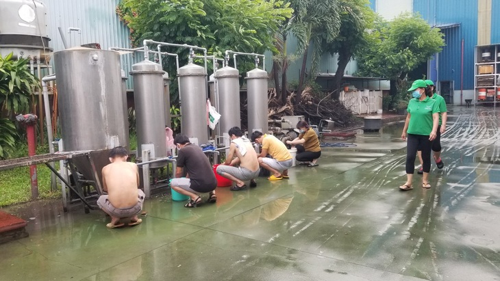 Tổng giám đốc cách ly cùng 780 công nhân: Xúc động vì nhận được nhiều hàng hỗ trợ - Ảnh 3. Tổng giám đốc cách ly cùng 780 công nhân: Xúc động vì nhận được nhiều hàng hỗ trợ - Ảnh 3.