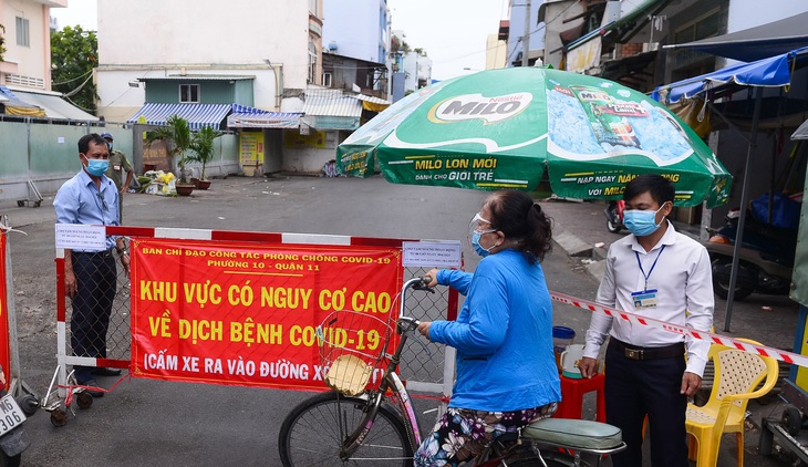 Nhiều F0 không triệu chứng: Cần tăng tốc xét nghiệm diện rộng ở nơi nguy cơ cao - Ảnh 3.