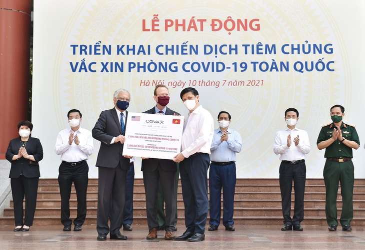 Phát động chiến dịch tiêm vắc xin lớn nhất lịch sử, dành ngay 1 triệu liều của Mỹ cho TP.HCM - Ảnh 1.