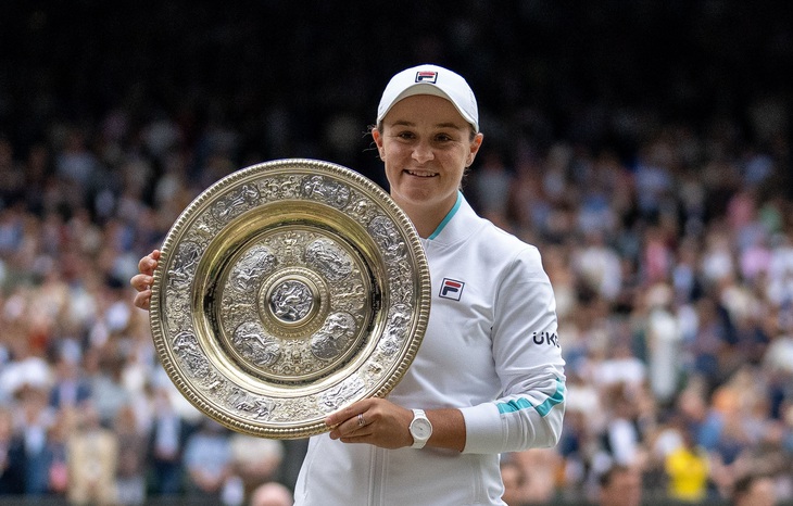 Ashleigh Barty lần đầu vô địch Wimbledon - Ảnh 1.