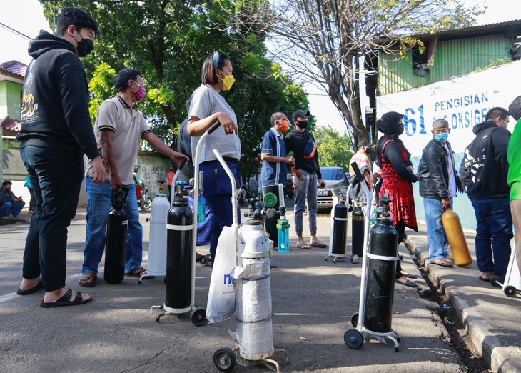 Indonesia có số ca tử vong do COVID-19 trong 24 giờ cao nhất thế giới - Ảnh 1.