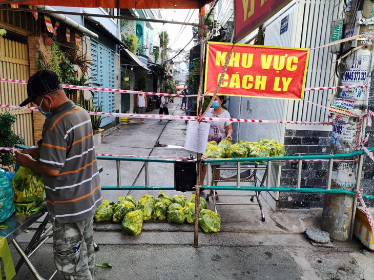 Tên gia đình Thủy Tiên khắc lên mai rùa phóng sinh gây nhiều phản ứng - Ảnh 7.