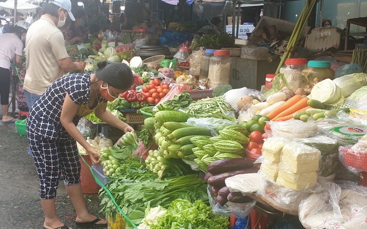 Cả tuần chưa giao hàng, giá tăng, các siêu thị nói gì?