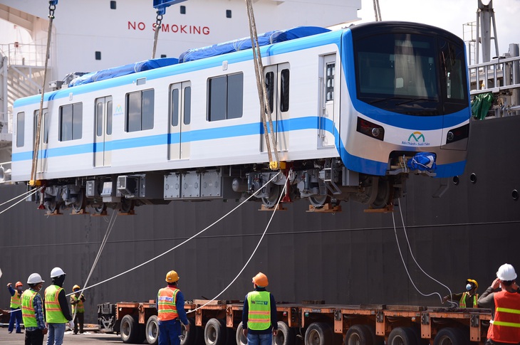 Metro số 1 TP.HCM thêm 4 đoàn tàu được nhập về - Ảnh 1.