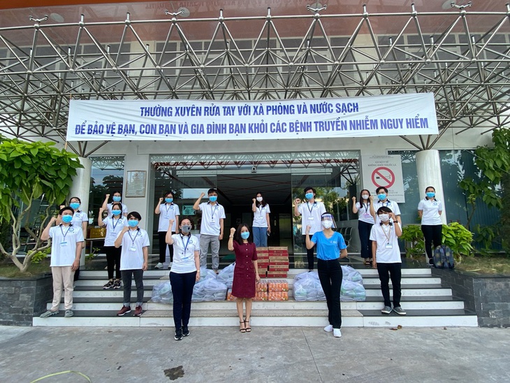 Hội Doanh Nhân Trẻ Việt Nam đóng góp gần 1 tỉ đồng phục vụ suất ăn cho tuyến đầu - Ảnh 3.