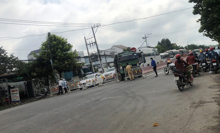 Tây Ninh: 200.000 dân huyện Dương Minh Châu không được ra khỏi địa phương vì COVID-19 - Ảnh 1.