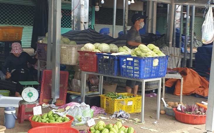 Tổ chức điểm tập kết, trung chuyển hàng hóa tại chợ đầu mối Hóc Môn