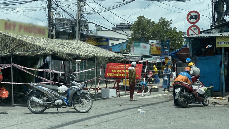 3.057 điểm phong tỏa tại TP.HCM vì COVID-19 - Ảnh 1.