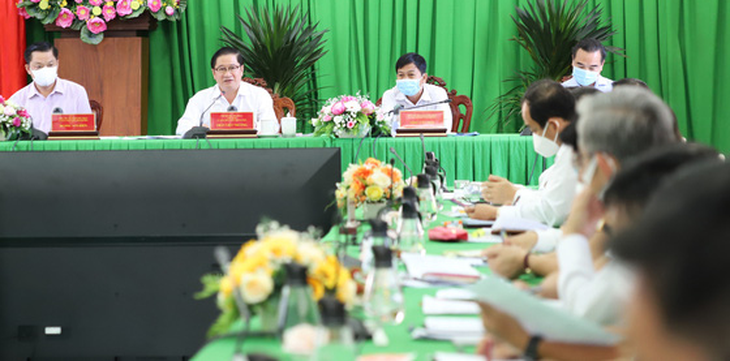Chủ tịch Cần Thơ nói lý do chưa cho giám đốc Sở Giáo dục - đào tạo nghỉ việc - Ảnh 1. Chủ tịch Cần Thơ nói lý do chưa cho giám đốc Sở Giáo dục - đào tạo nghỉ việc - Ảnh 1.
