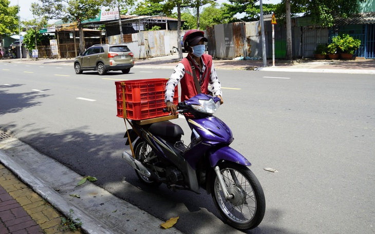 Bà Rịa - Vũng Tàu xét nghiệm COVID-19 miễn phí cho toàn bộ shipper và tài xế luồng xanh - Ảnh 1.