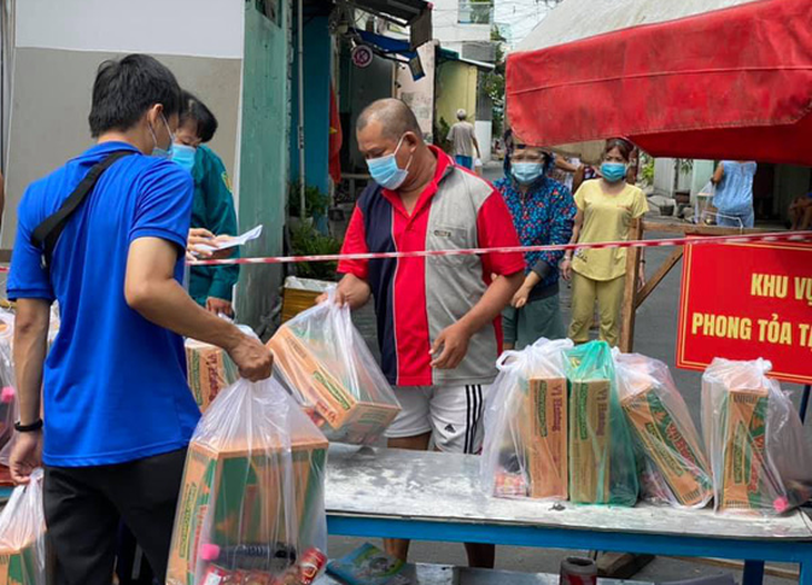 Đạo diễn Điệp Văn chia sẻ khó khăn với giáo viên mầm non mùa dịch - Ảnh 3. Đạo diễn Điệp Văn chia sẻ khó khăn với giáo viên mầm non mùa dịch - Ảnh 3.