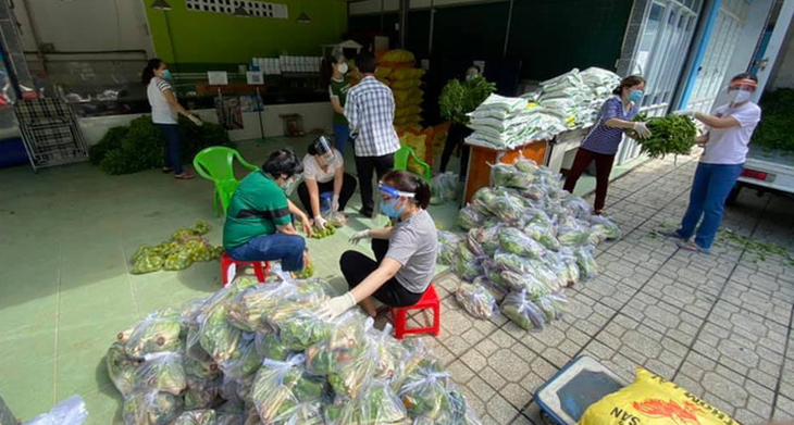 Đạo diễn Điệp Văn chia sẻ khó khăn với giáo viên mầm non mùa dịch - Ảnh 2. Đạo diễn Điệp Văn chia sẻ khó khăn với giáo viên mầm non mùa dịch - Ảnh 2.