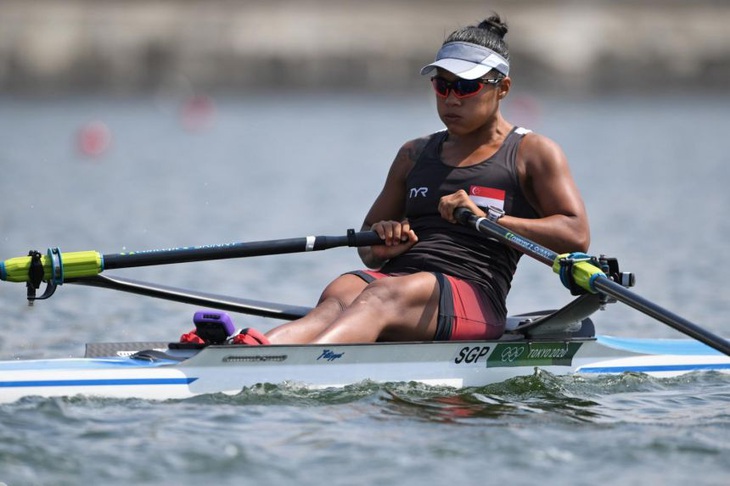 Cô y tá vừa chữa trị bệnh nhân COVID-19 vừa tập luyện để tranh tài ở Olympic Tokyo - Ảnh 2.