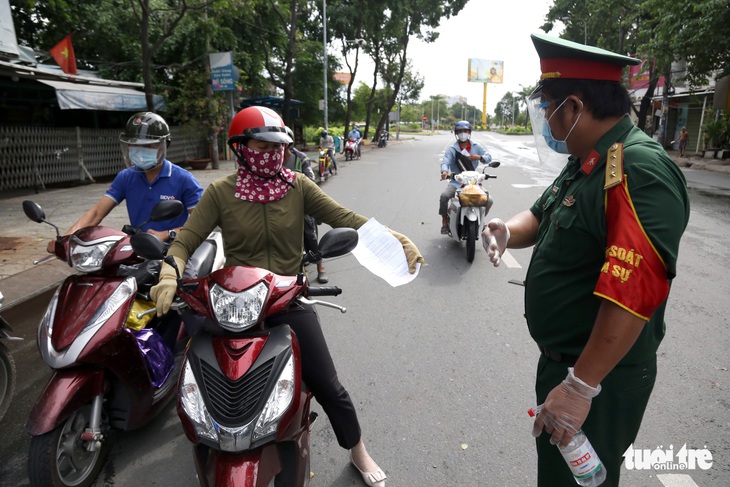 TP.HCM: Nhiều người bị buộc quay đầu khi ra đường không cần thiết - Ảnh 3.