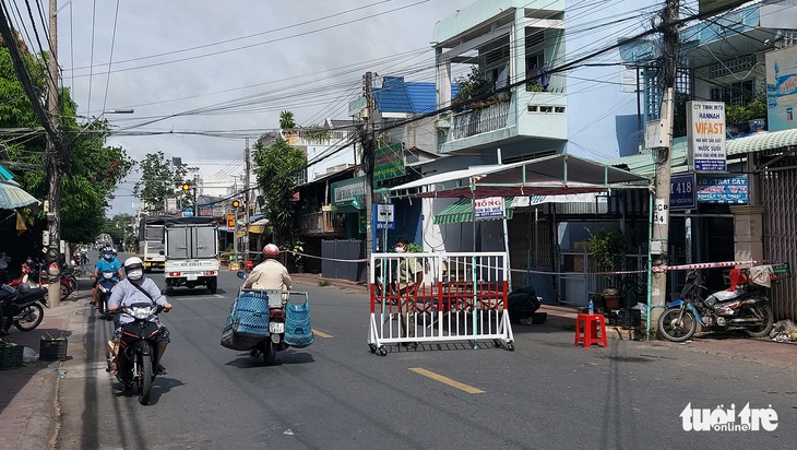 Phát hiện 50 ca dương tính COVID-19, An Giang siết đi chợ 2 lần/tuần - Ảnh 1.