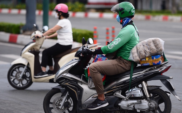 BeGroup dừng dịch vụ ở TP.HCM, Hà Nội, hàng ngàn tài xế Grab được tiêm vắc xin