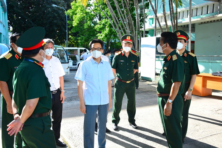 Phó thủ tướng Vũ Đức Đam: Phải giảm bệnh nhân COVID-19 tử vong, bệnh nhân chuyển nặng - Ảnh 1.