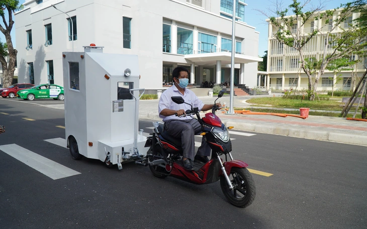 Giảng viên, sinh viên đại học chế tạo máy sấy hạt di động cho nông dân  - Ảnh 2.