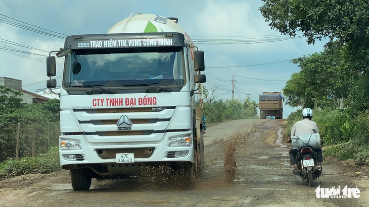 Trạm trộn bêtông vô tư xả thải ra khu dân cư để chạy đua tiến độ công trình điện gió - Ảnh 5.