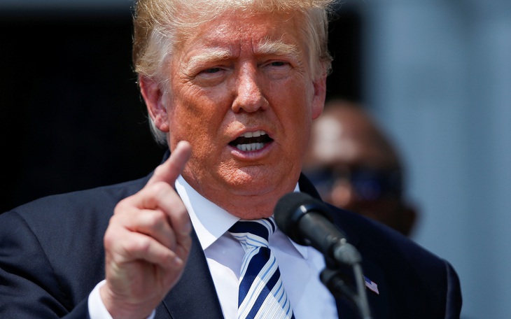 Ông Trump khởi kiện Twitter, Facebook, Google