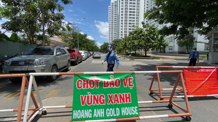 Sáng 2-8: Cả nước 3.201 ca COVID-19, thêm bác sĩ và thiết bị y tế chi viện phía Nam - Ảnh 1.