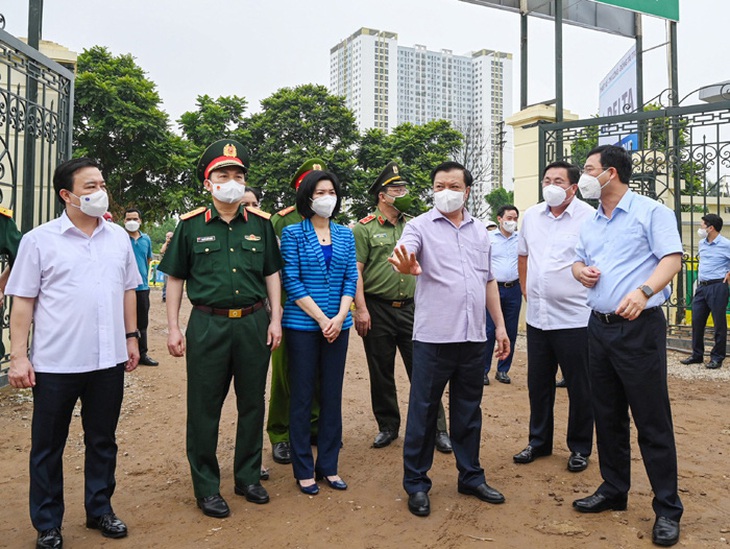 Bí thư Hà Nội: Nhanh chóng khóa chặt các khu vực có nguy cơ cao, dập tắt các điểm dịch - Ảnh 1.