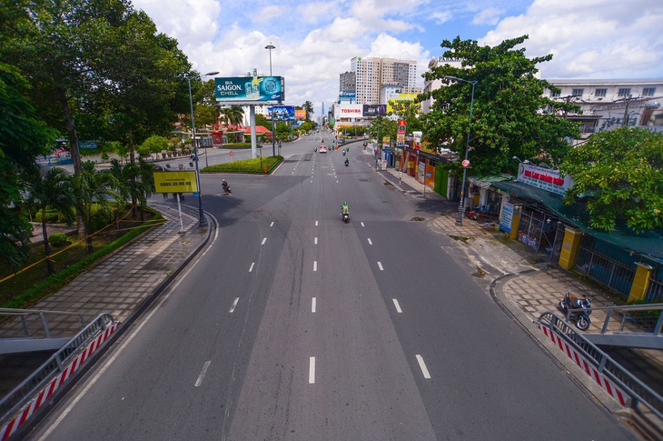 Ông Phan Văn Mãi: TP.HCM sẽ tiếp tục giãn cách xã hội theo chỉ thị 16 sau 15-8 - Ảnh 1.