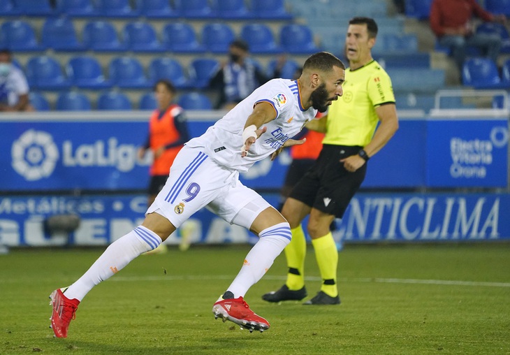 Benzema lập cú đúp giúp Real Madrid khởi đầu thuận lợi - Ảnh 3.