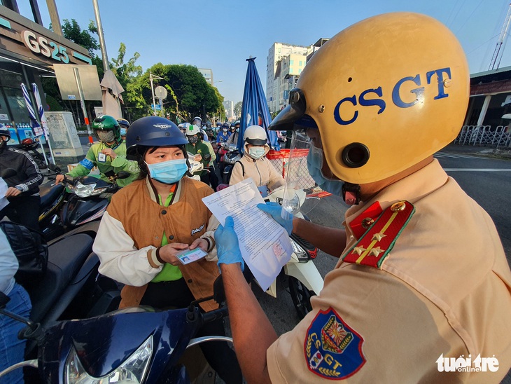 Sáng 16-8: Không khai báo di chuyển nội địa, các chốt giảm ùn ứ - Ảnh 5.