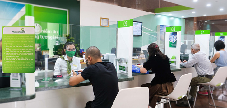 Vietcombank tiếp tục giảm lãi vay cho tất cả khách hàng phía Nam - Ảnh 1.