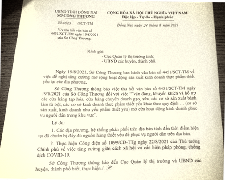 Đồng Nai thu hồi văn bản vận động dân mở cửa kinh doanh mặt hàng thiết yếu - Ảnh 1.