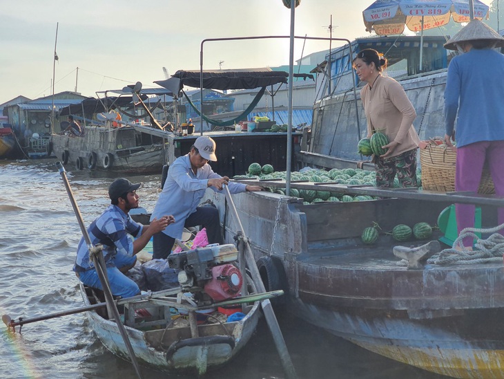 Cần Thơ hỗ trợ lao động tự do 2 triệu đồng/người - Ảnh 1.