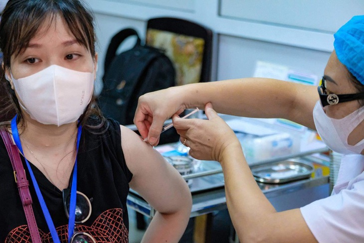 Việt Nam nhận 415.000 liều AstraZeneca do Anh trao tặng - Ảnh 1. Việt Nam nhận 415.000 liều AstraZeneca do Anh trao tặng - Ảnh 1.