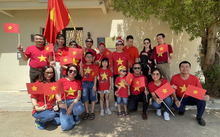 Đội tuyển không cô đơn