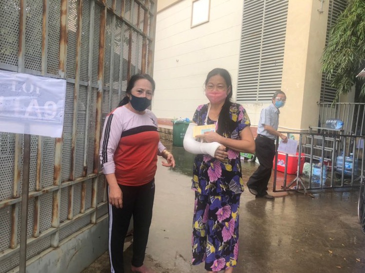 Như cánh én giữa mùa xuân tình người - Ảnh 1. Như cánh én giữa mùa xuân tình người - Ảnh 1.