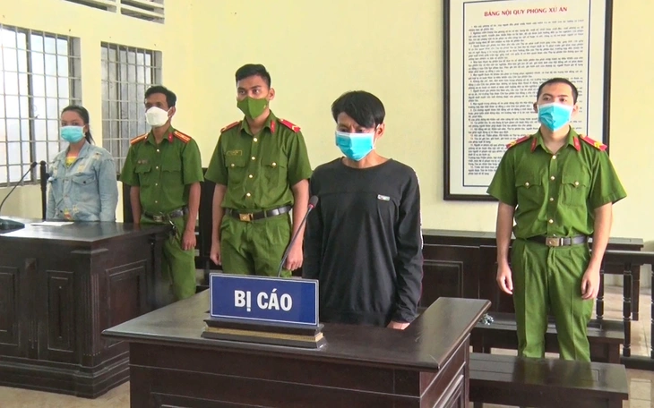 Va chạm với con chó nên lấy búa chém vào đầu, cổ chủ nuôi chó tử vong - Ảnh 3.