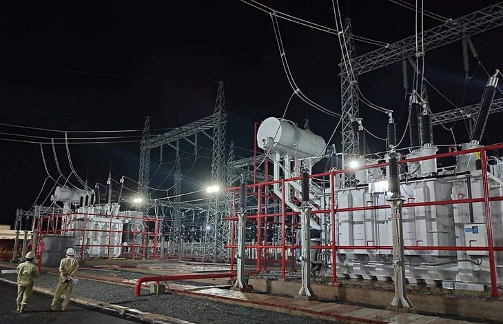 Hoàn thành, đóng điện trạm biến áp 220kV Lao Bảo - Ảnh 1.