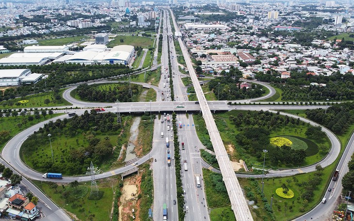 Đã tới lúc luật hóa 'thành phố sân bay' - Ảnh 2.