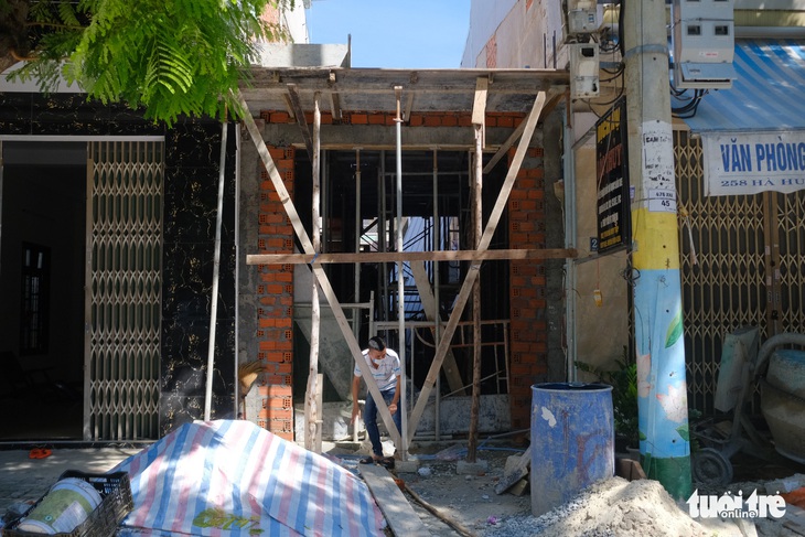 Đà Nẵng: Doanh nghiệp xây dựng than khó xin giấy đi đường, công trình dang dở - Ảnh 1. Đà Nẵng: Doanh nghiệp xây dựng than khó xin giấy đi đường, công trình dang dở - Ảnh 1.