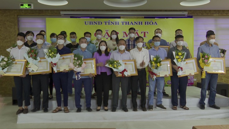 Thanh Hóa khen thưởng cán bộ y tế tham gia chống dịch tại TP.HCM - Ảnh 2. Thanh Hóa khen thưởng cán bộ y tế tham gia chống dịch tại TP.HCM - Ảnh 2.