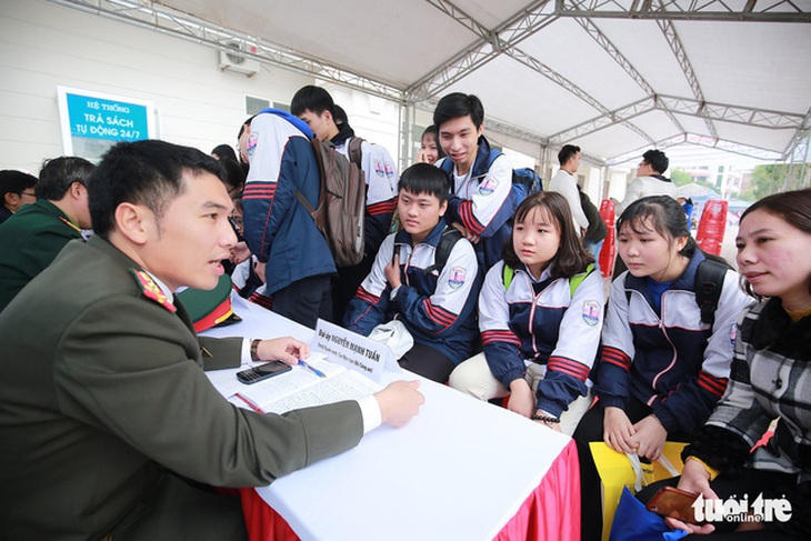 Bộ Công an: 55 thí sinh 29,5 điểm trở lên rớt đại học do điểm học bạ không đủ chuẩn - Ảnh 1.