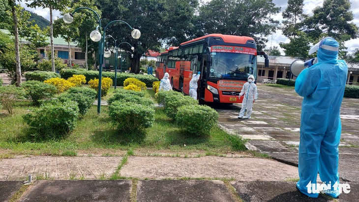 An Giang đón 232 công dân từ vùng dịch về, trong đó có 190 phụ nữ mang thai - Ảnh 1.