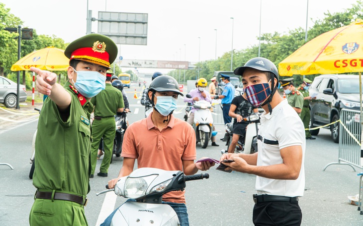 19 quận, huyện Hà Nội ‘nới’ giãn cách, dân ra - vào thủ đô ra sao?