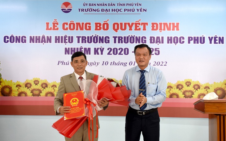 TS Trần Lăng làm hiệu trưởng Trường đại học Phú Yên