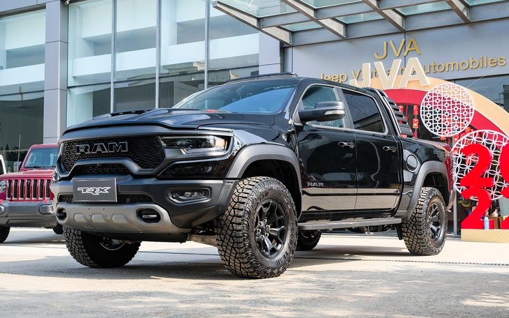 RAM 1500 TRX - bán tải mạnh nhất, đắt nhất Việt Nam giá 7,9 tỉ đồng