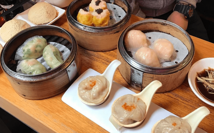 Bị cấm tới nhà hàng dim sum, người cao tuổi ở Hong Kong 