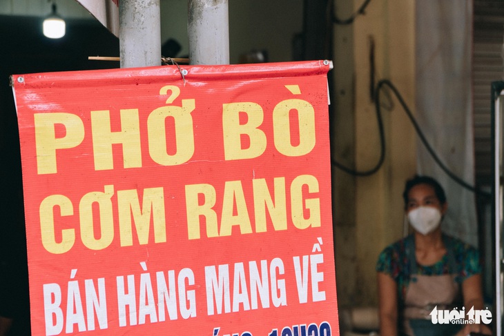 Hà Nội nên xem xét cho phép hàng quán mở bán trở lại? - Ảnh 1.