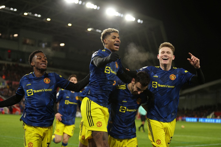 Thắng dễ Brentford, Man Utd áp sát top 4 - Ảnh 3.