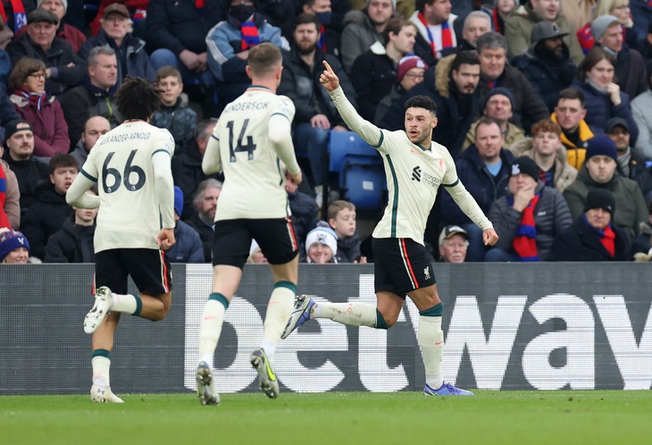 Thắng thuyết phục Crystal Palace, Liverpool rút ngắn khoảng cách với Man City - Ảnh 2.